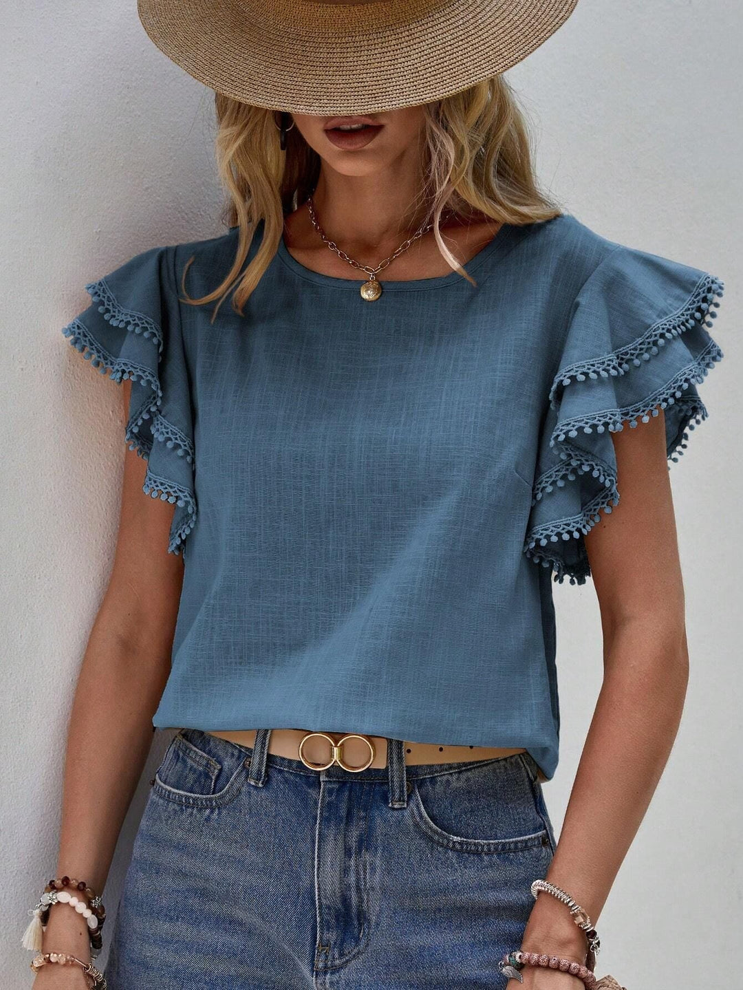 EMMARA – TEXTURED FRILL BLOUSE
