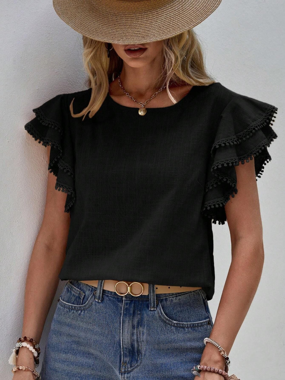 EMMARA – TEXTURED FRILL BLOUSE