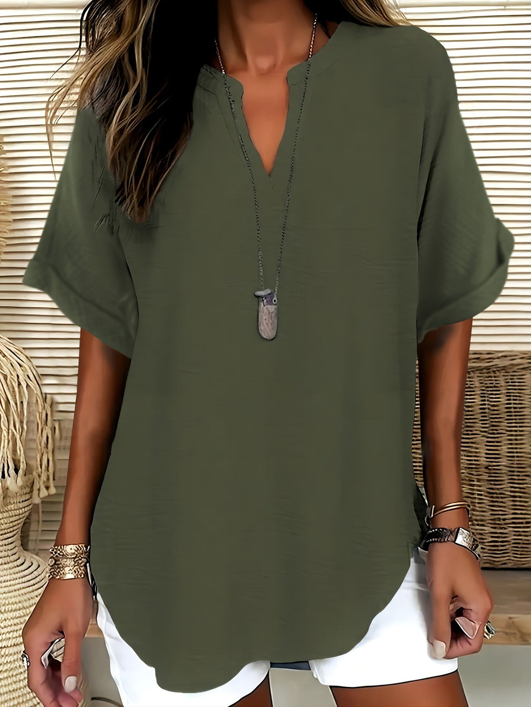 EMILY | RELAXED V-NECK EVERYDAY TEE