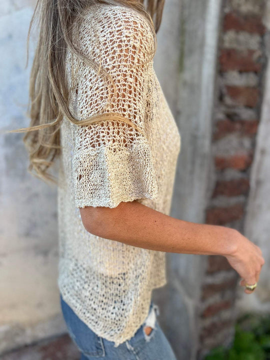 CYRA – TEXTURED V-NECK TOP