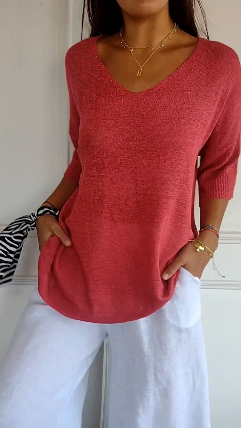 ALYSSA – RELAXED V-NECK TEE